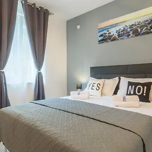 Sea & Sun With Private Parking Guest house Zadar