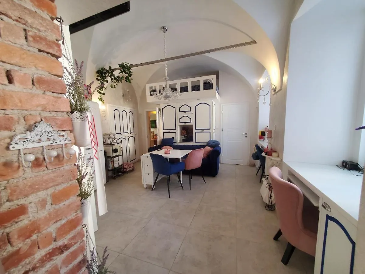 Vintage Apartment In The City Centre Old Town Lubiana